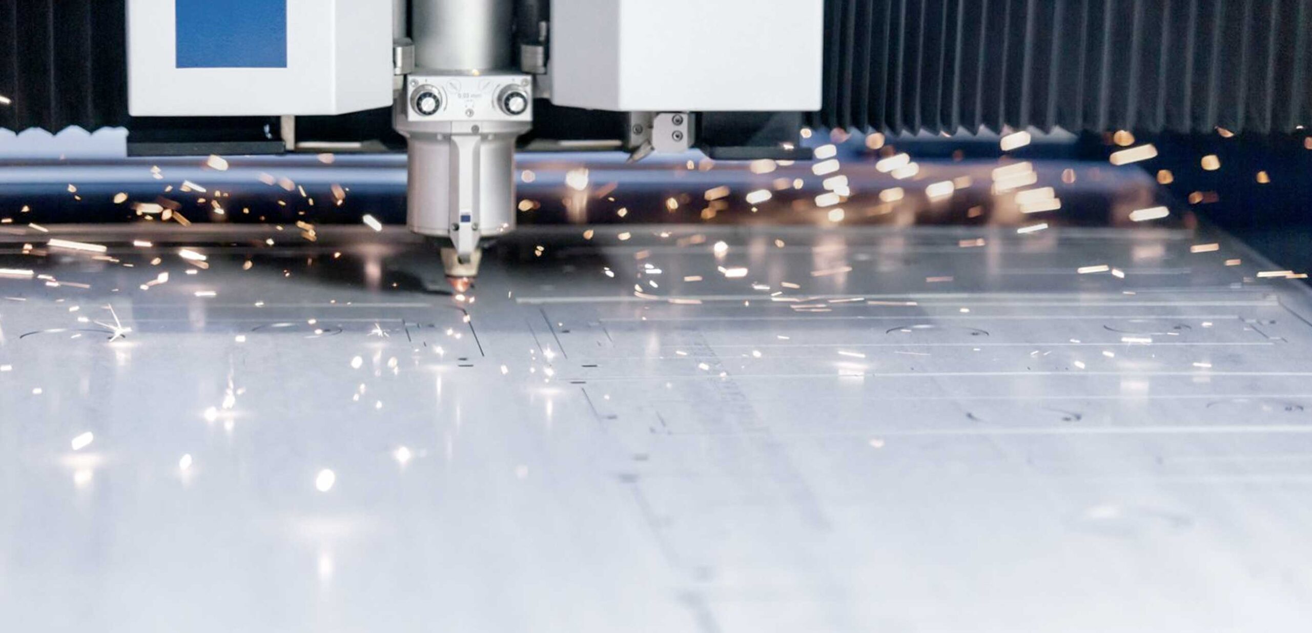 laserschneiden-ruethemann-technics-engineering-fertigung-faellanden-zh Laserschneiden Blechbearbeitung Leichbau Fällanden